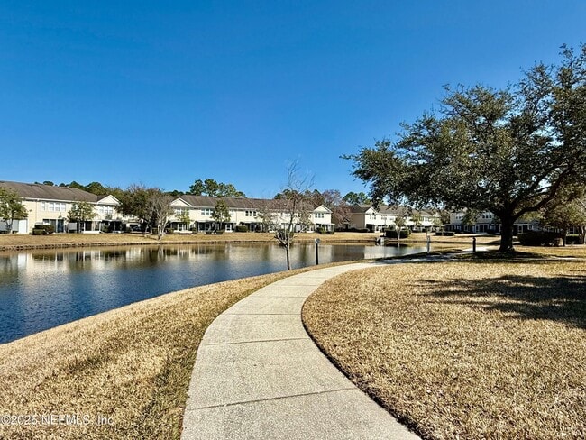 Building Photo - 7990 Baymeadows Cir E