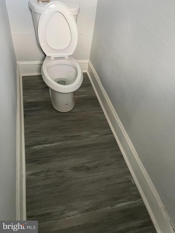 Building Photo - 127 E Coulter St