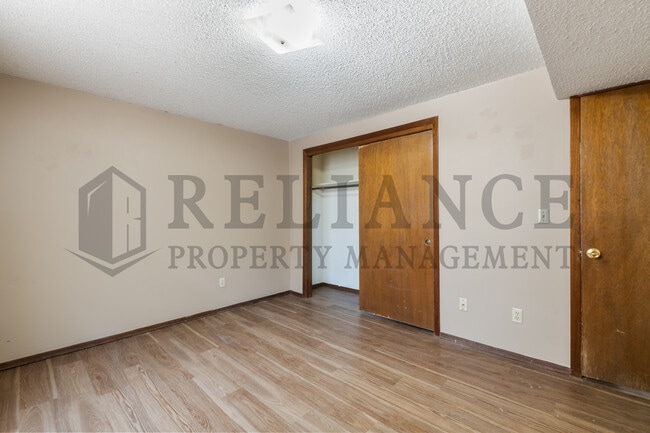 Building Photo - 2203 S Lori Ln