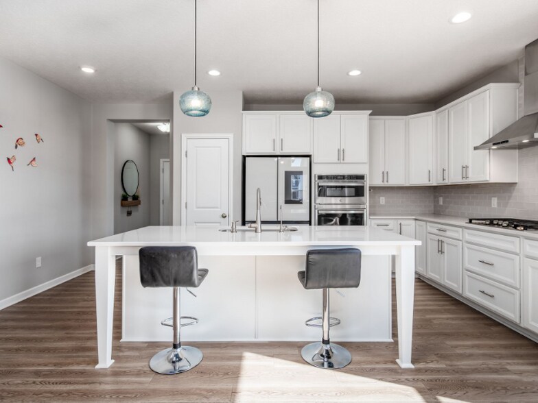 Building Photo - 127 Silver Pne Ln