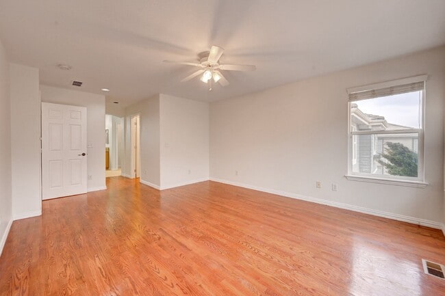 Building Photo - $3,995.00 - 5 Bedrooms, 4 Bathrooms, Single Family Home in Highlands Ranch with Fenced Yard!