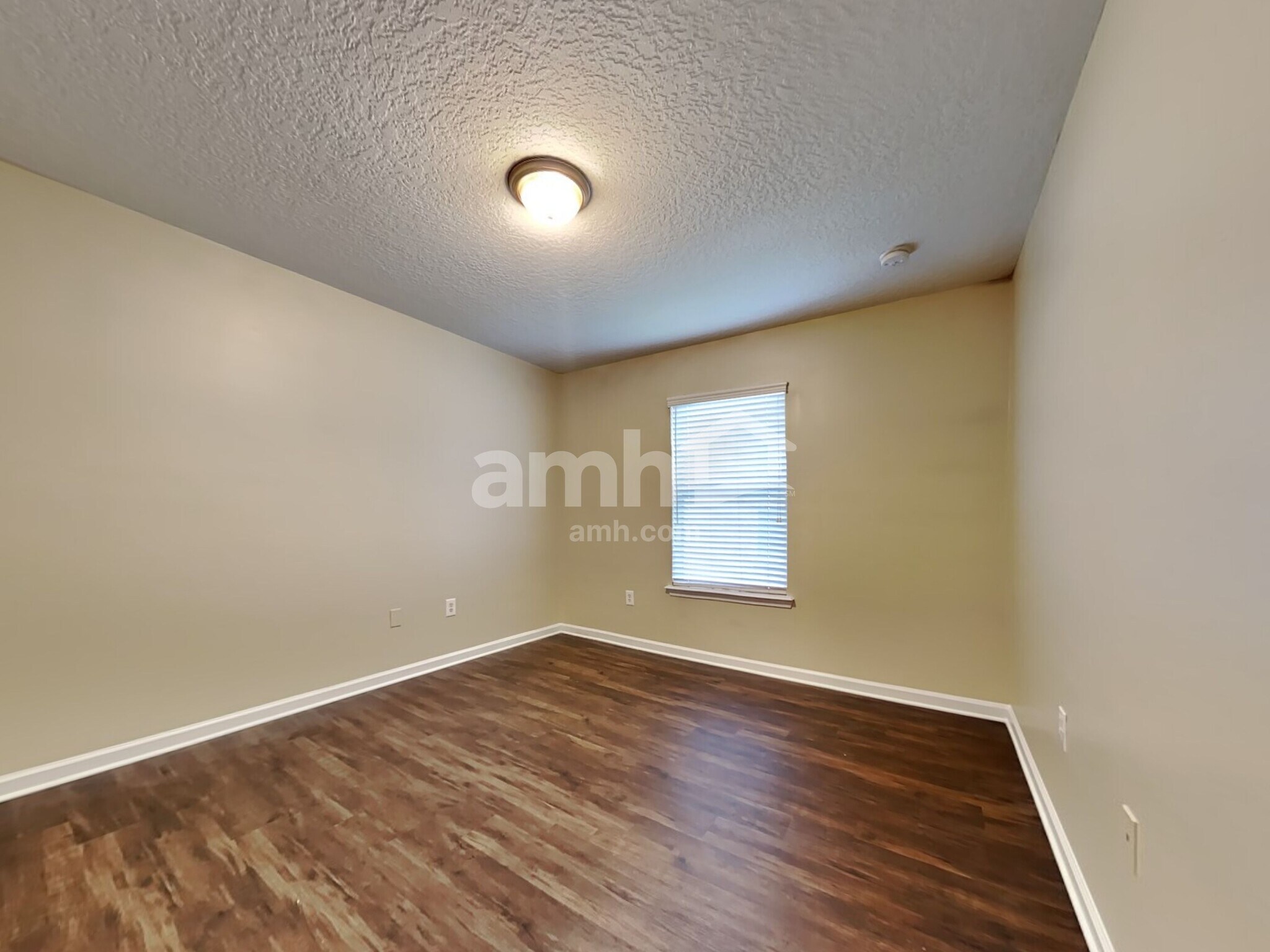 Building Photo - 3855 Westridge Dr