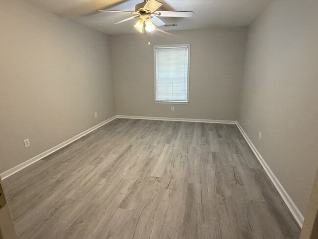 Building Photo - 220 Deer Hound Trail