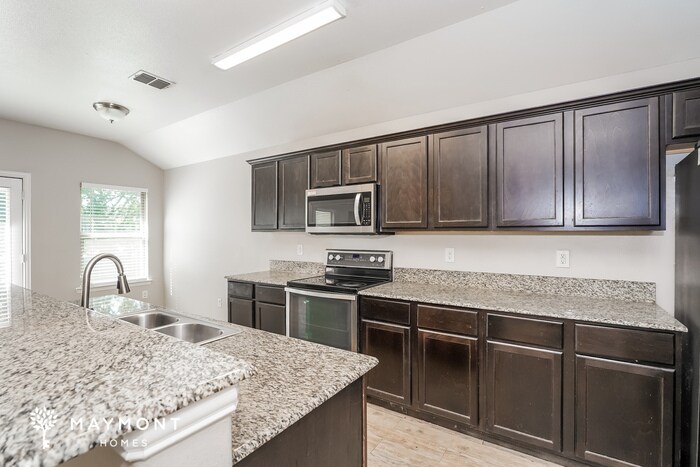 Building Photo - 936 Haley Dr