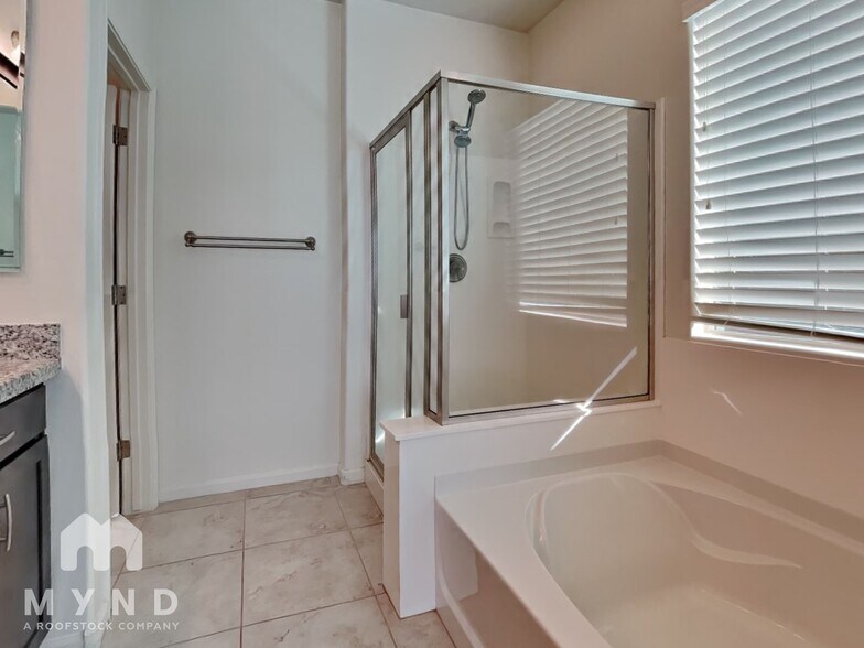 Building Photo - 19913 W Lincoln St