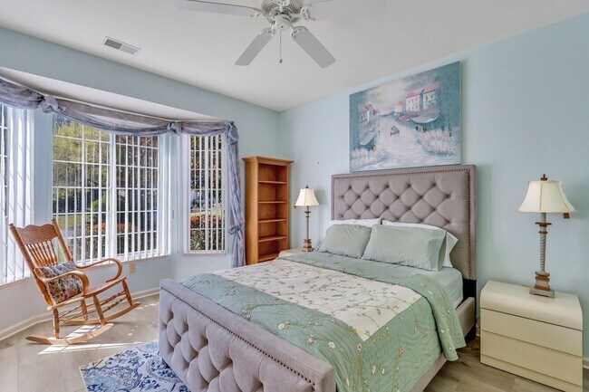 Building Photo - Charming 2 Bed, 2 Bath Rental with Lagoon Views in Sun City!