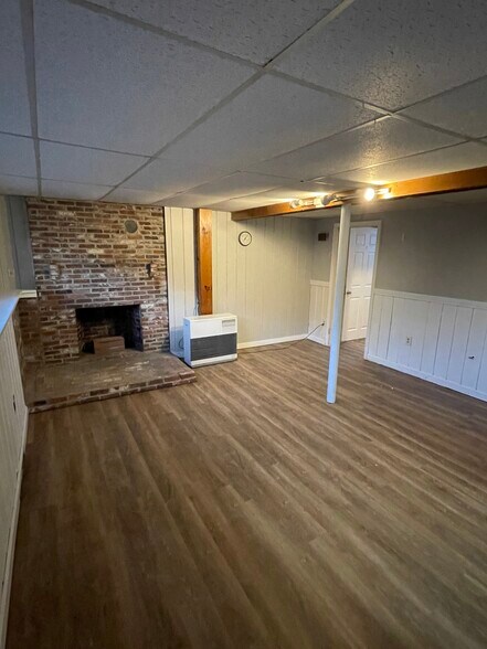 Unit 2 - Living room - 4 Strafford Rd