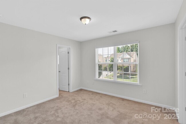 Building Photo - 3024 Kirkwall Ln