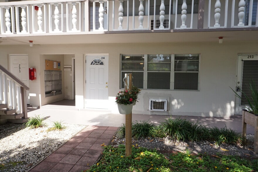 Building Photo - 294 Chatham O