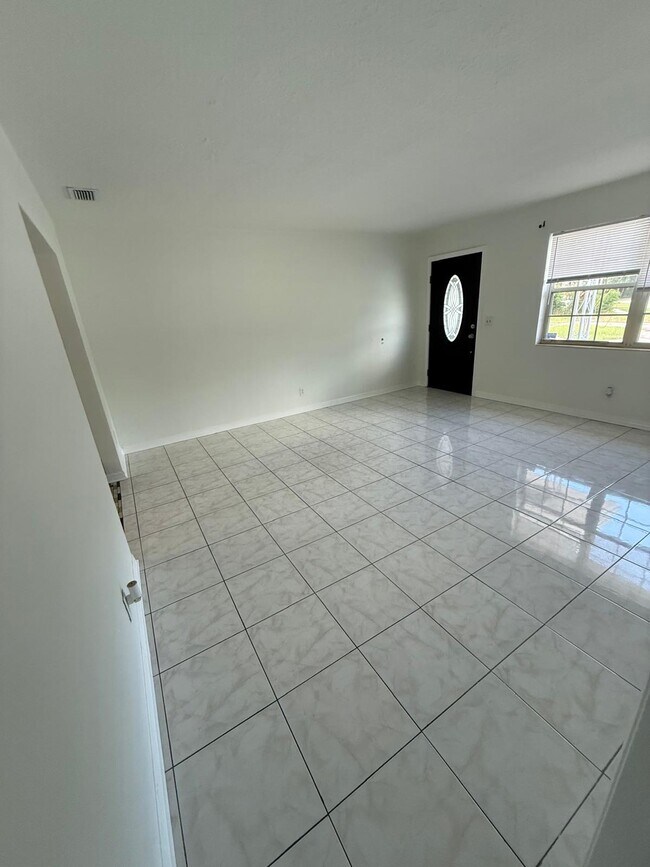 Building Photo - 6712 Buttontree Ct