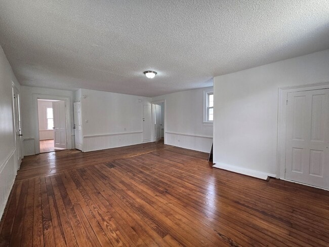 Building Photo - 403 W Hampton Ave