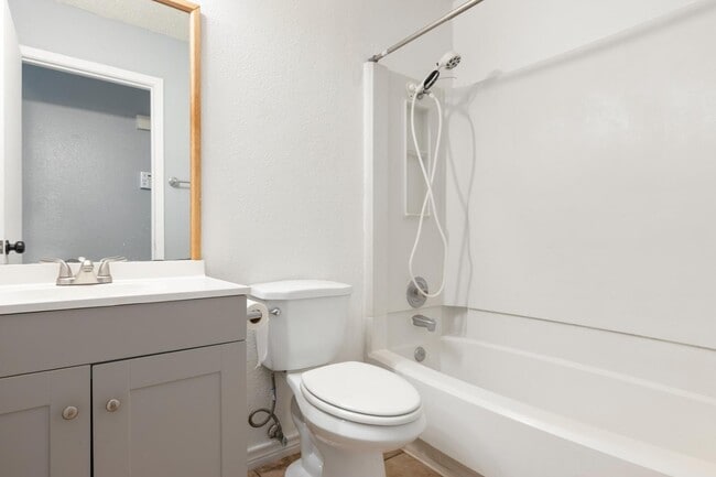 Building Photo - 5718 Champions Hill Dr