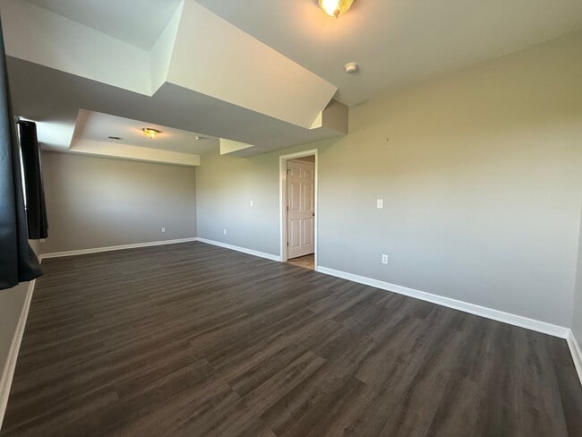 Building Photo - 3 Bedroom 3.5 Bathroom Home Located in Greeneville, TN