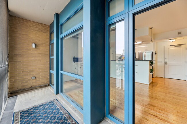 Building Photo - 1390 Kenyon St NW