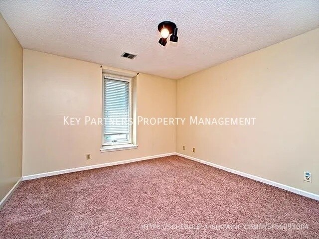 Building Photo - 14281 S Arapaho Dr