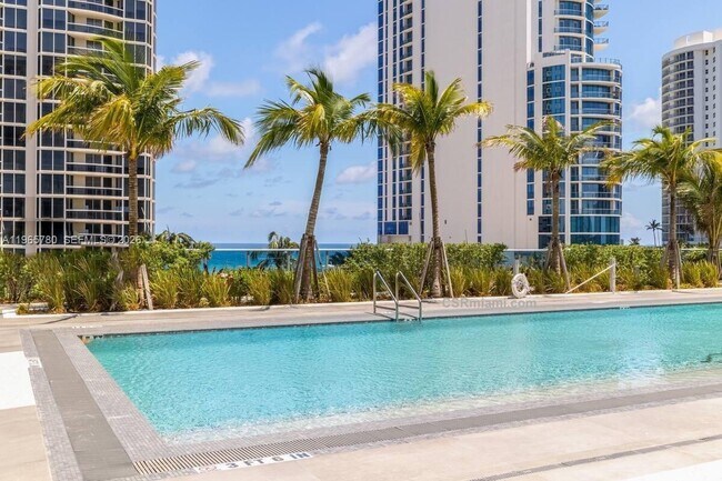 Building Photo - 17550 Collins Ave