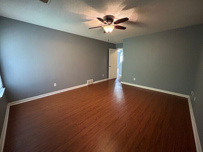 Building Photo - 6836 Kamali Ave