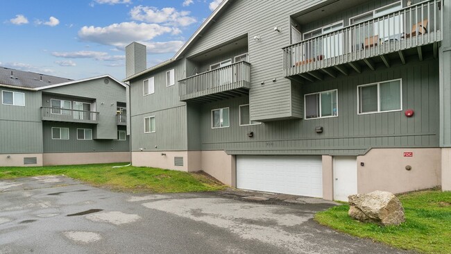 Building Photo - ReNew Bayshore Townhomes