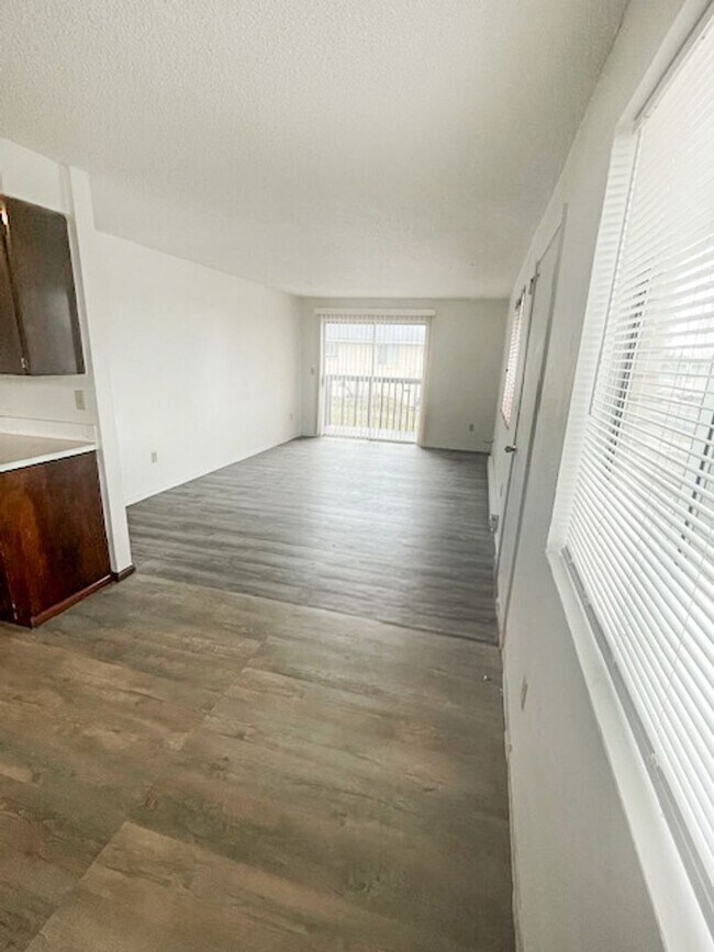 Building Photo - Charming 2 Bed, 1 Bath Duplex in the Heart of Cheney