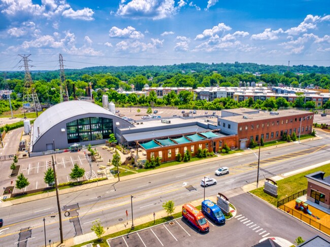 Building Photo - 4789 Ridge Ave