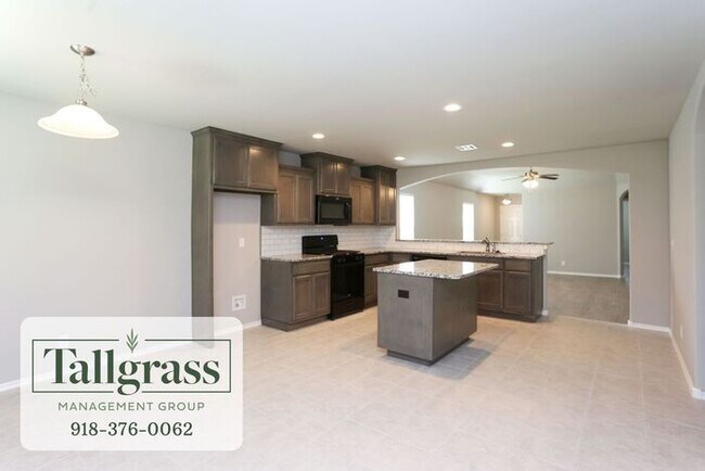 Building Photo - Brand New 4/2/2 in The Heights neighborhood!