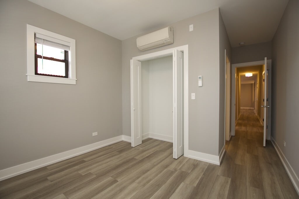 Building Photo - 3938 N Janssen Ave