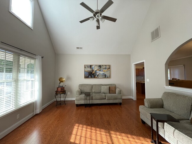 Building Photo - 509 Capstone Dr