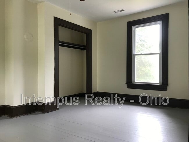 Building Photo - 236 E William St