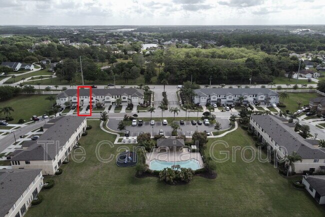 Building Photo - 2210 Seven Oaks Dr