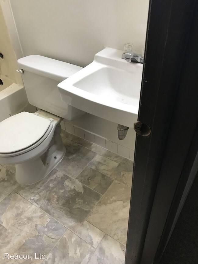 Building Photo - 2400 109th Ave NW