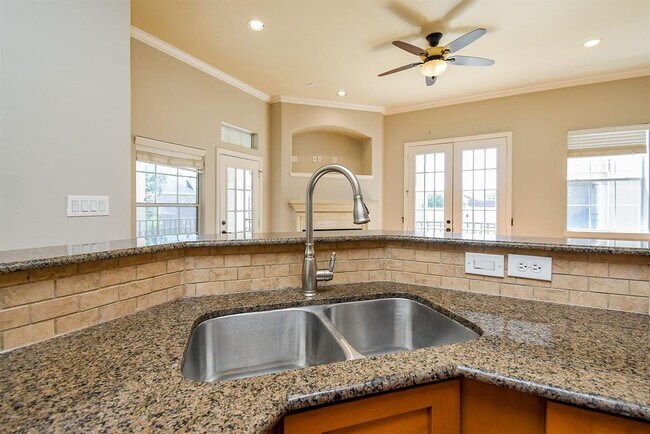 Building Photo - 5615 Winsome Ln