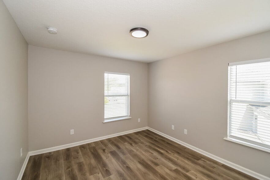 Building Photo - 2139 Fresco Dr