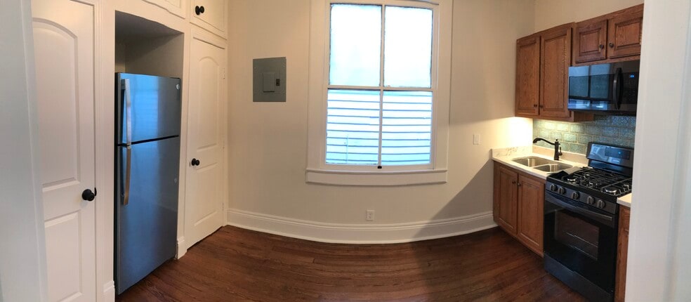 Kitchen window - 1414 Thalia St
