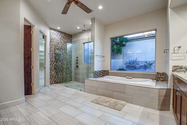 Building Photo - 9671 E Monument Dr