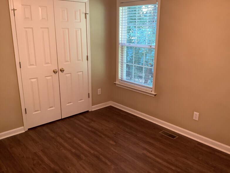 Building Photo - 505 Hidden Cellars Dr