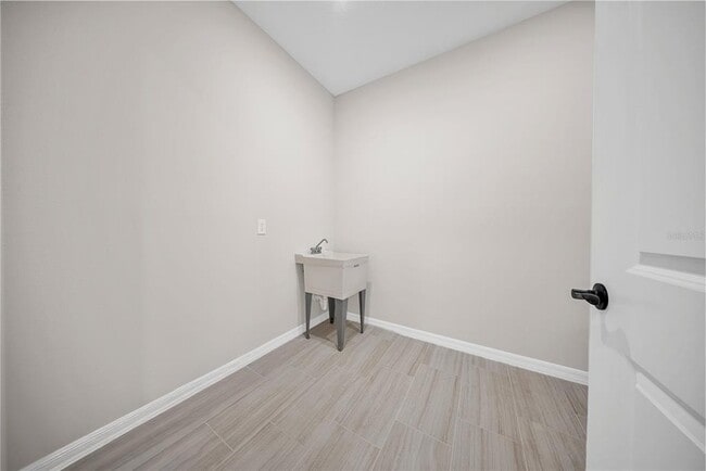 Building Photo - 8123 Fenton St