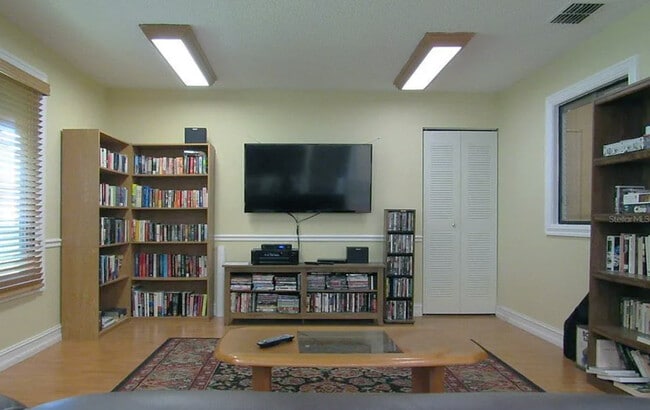 Building Photo - 3001 58th Ave S