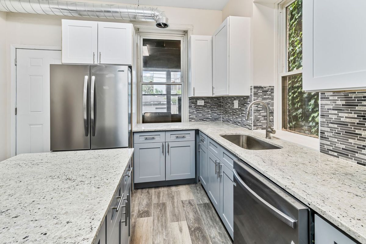 Building Photo - 1345 N Maplewood Ave