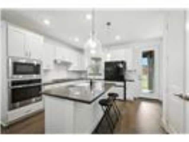 Building Photo - 447 Holly Rd