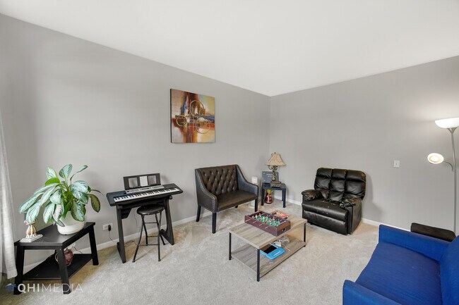 Building Photo - 3569 Charlemaine Dr