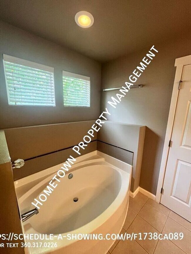 Building Photo - 7011 Prism St SE