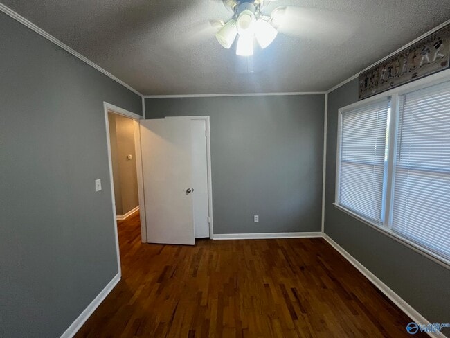 Building Photo - 212 Cherry St NW