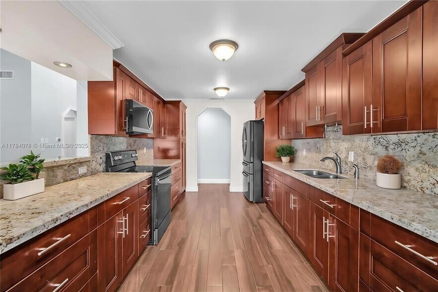 Building Photo - 4991 NW 72nd Ter