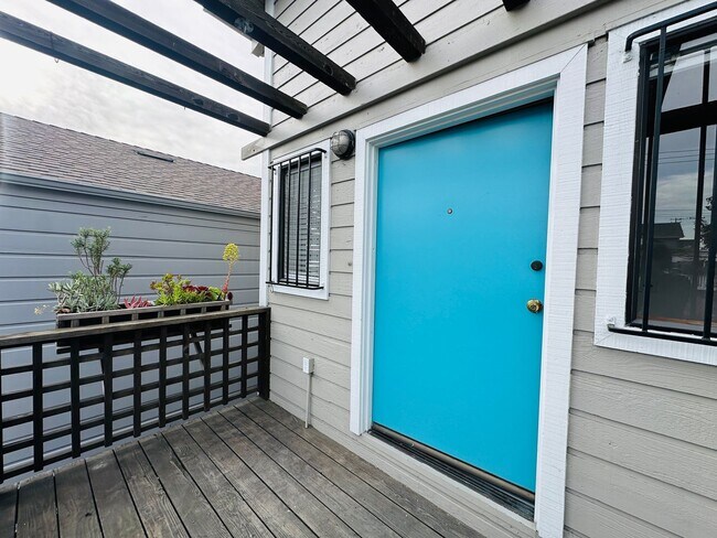 Building Photo - West Oakland 5th St