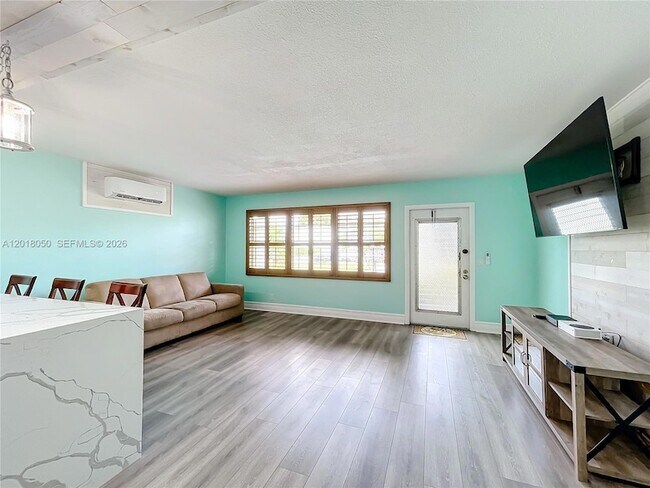 Building Photo - 226 Newport Dr