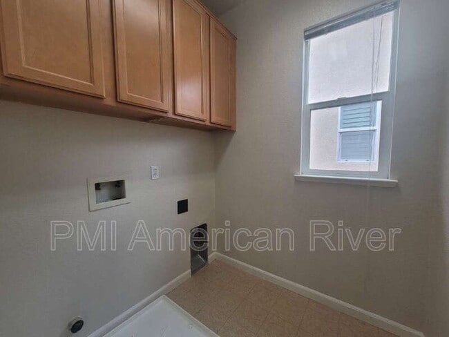 Building Photo - 8143 Crystal Walk Cir