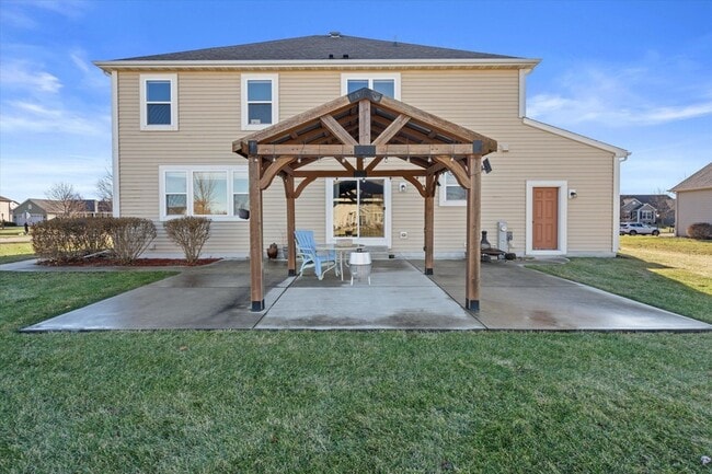 Building Photo - N42W22770 Beacon Ct