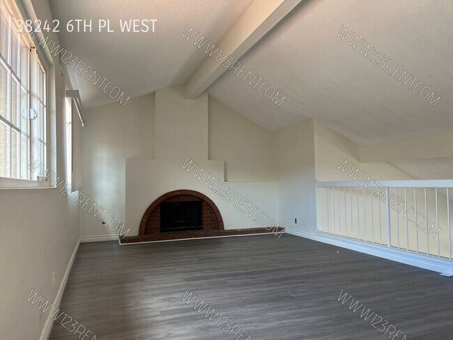 Building Photo - 38242 6th Pl W