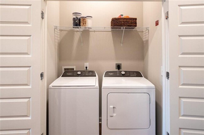 Building Photo - 501 W Waugh St