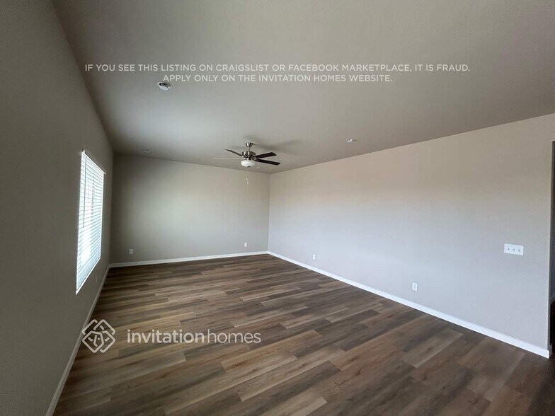 Building Photo - 970 Cascade Falls St